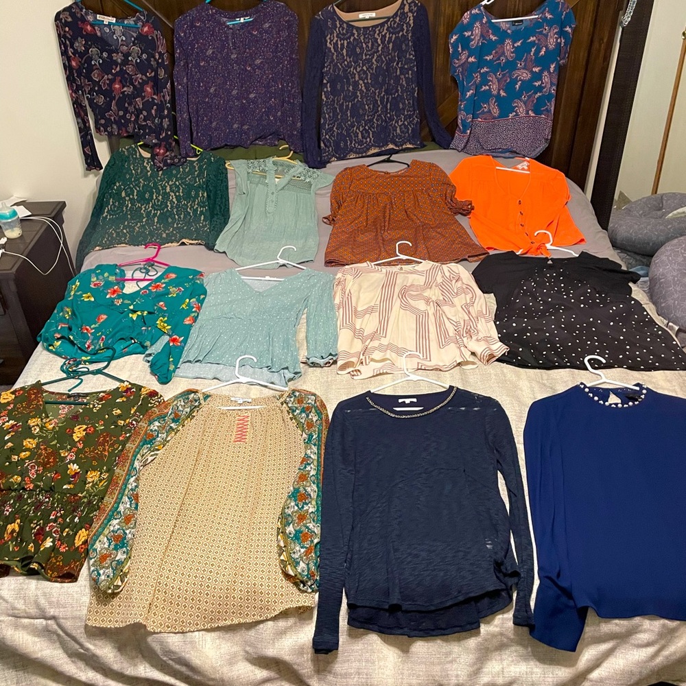Dress tops ranging from short sleeve, 3/4 of a sleeve, to long sleeve. Medium